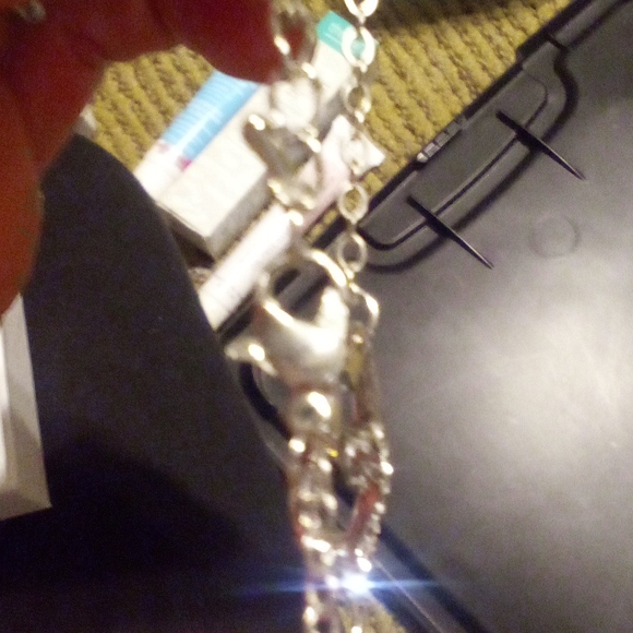 Silver tone heart crystal jewelry set - Picture 7 of 7